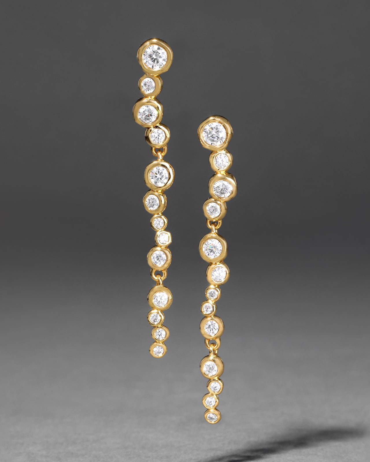 Asterales Gold Cascading Earring - Photo 2