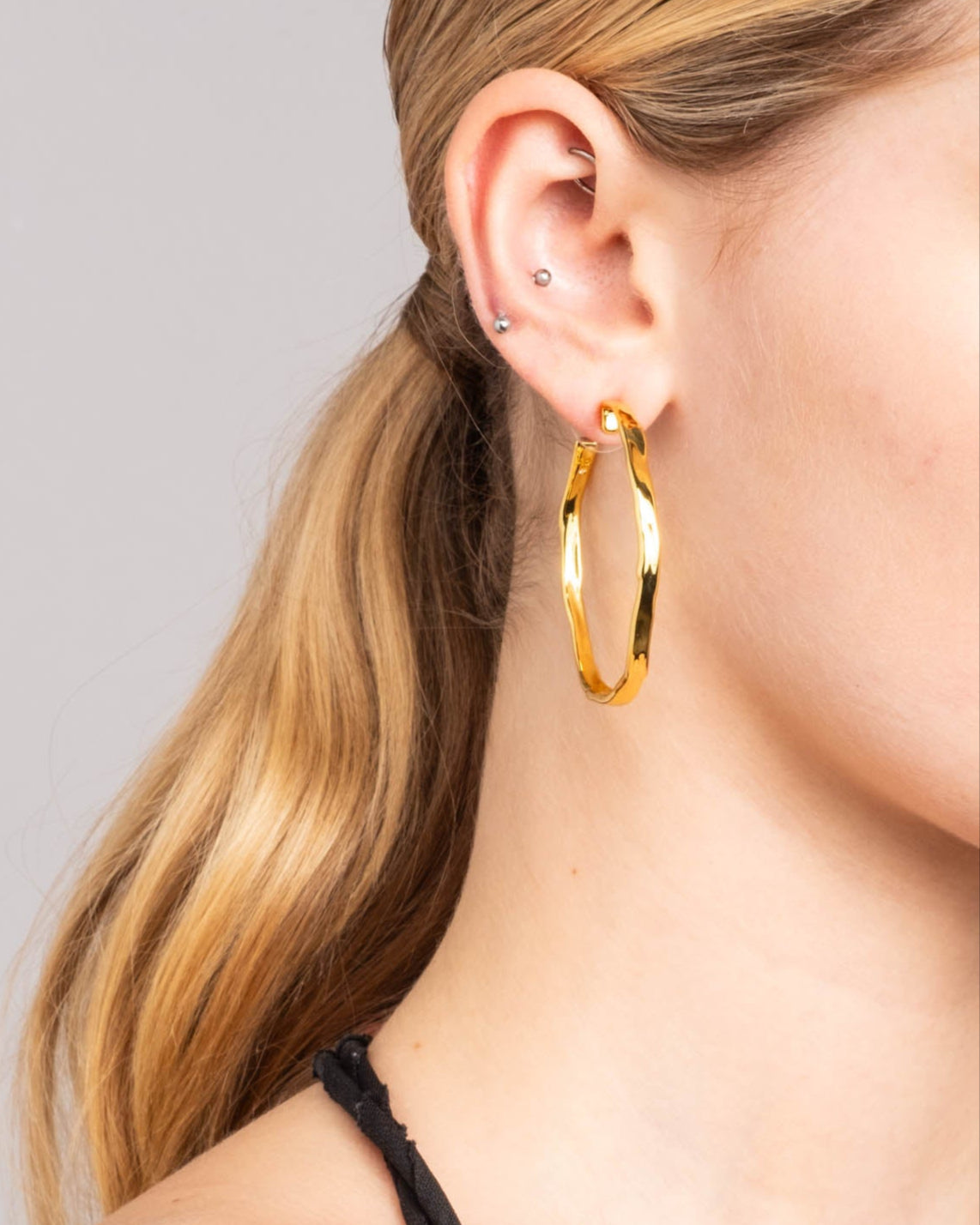 Brut Gold Skinny Hoop Earring - Photo 2