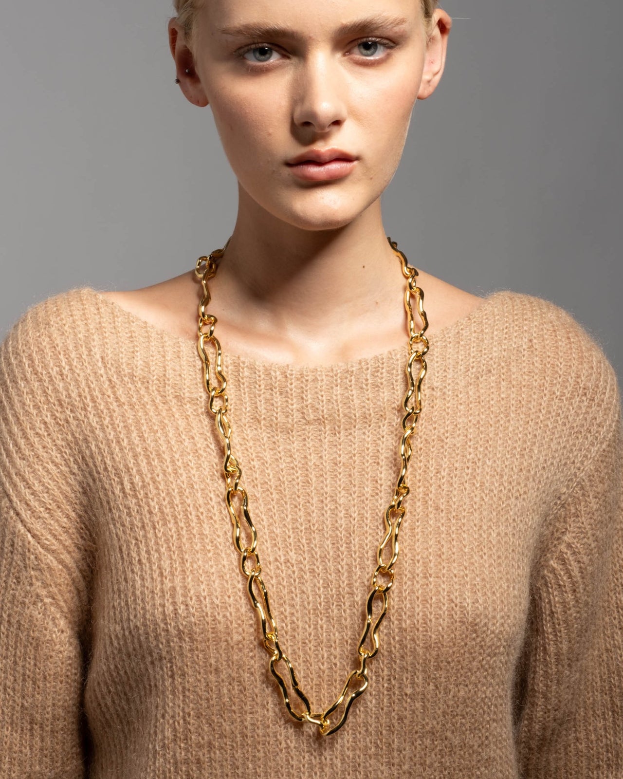 Brut Gold Long Curved Link Necklace - Photo 2