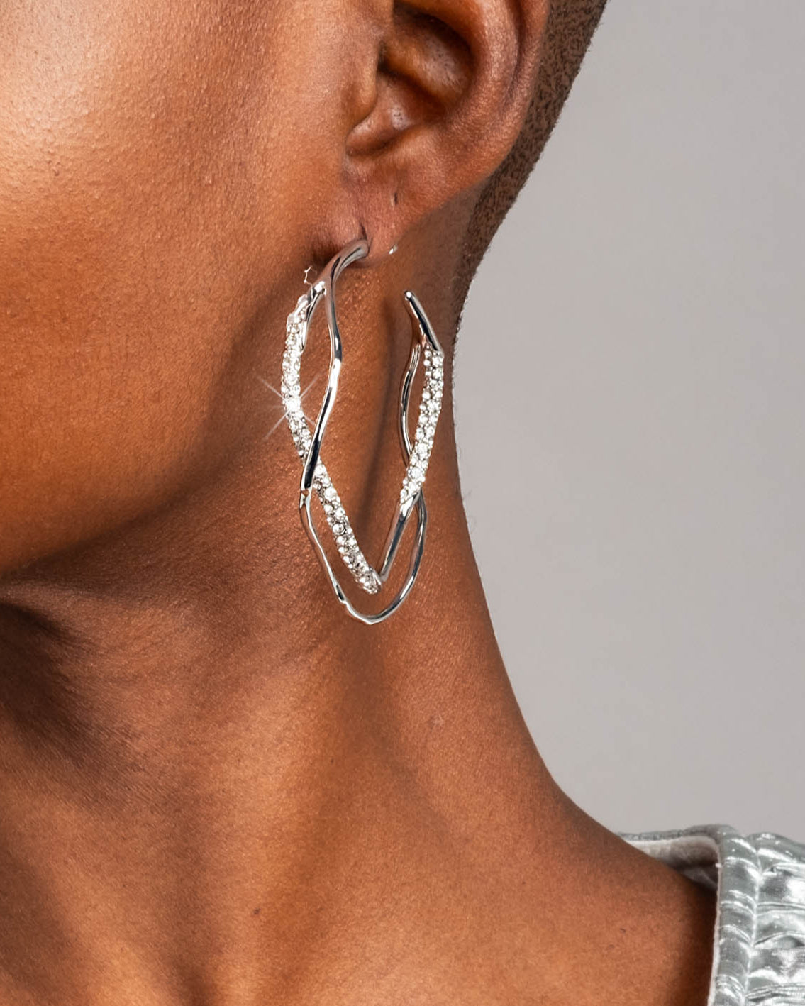 Intertwined Silver Pave Hoop Earring - Photo 2