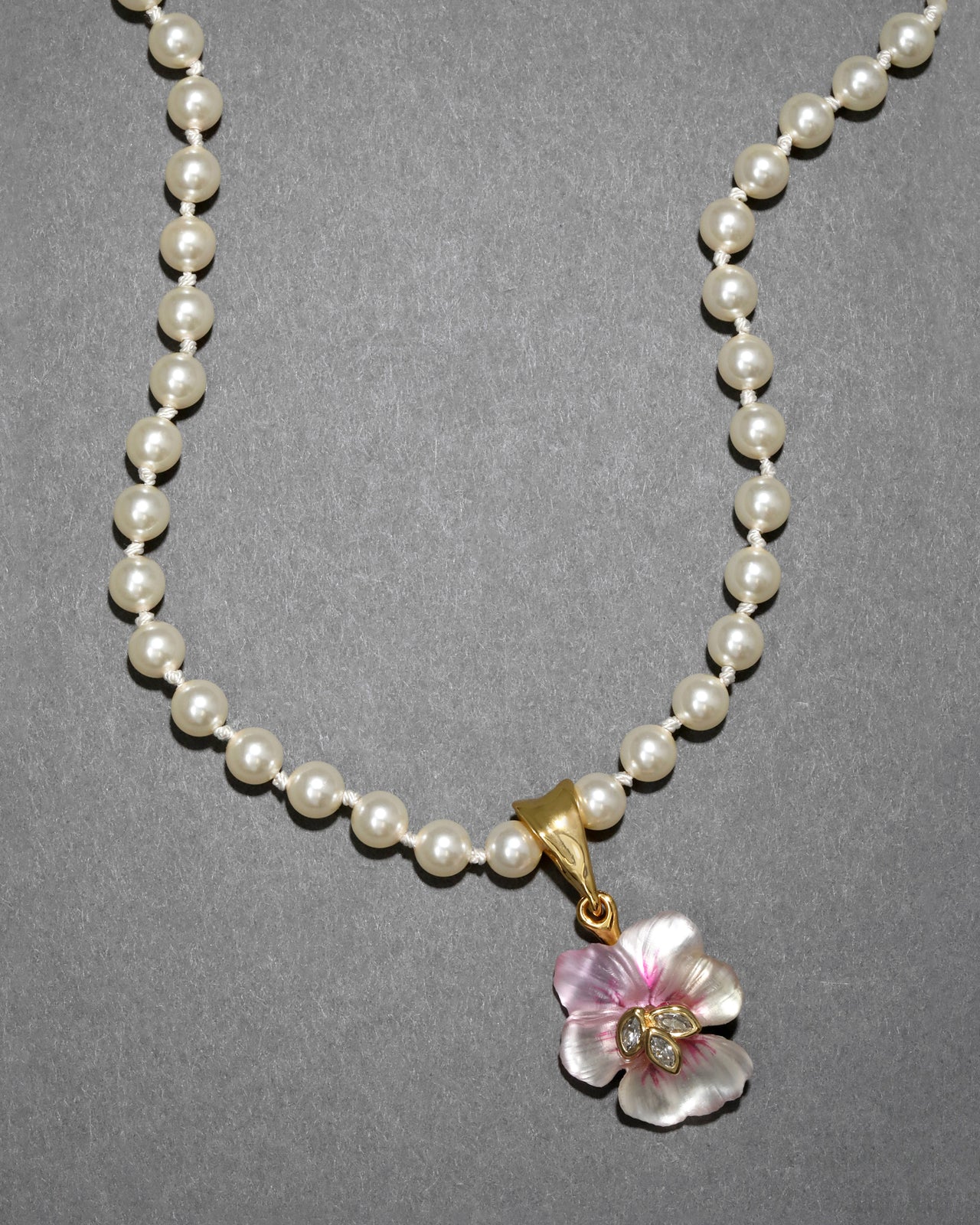 Pansy Lucite Pearl Necklace- Astor - Photo 2