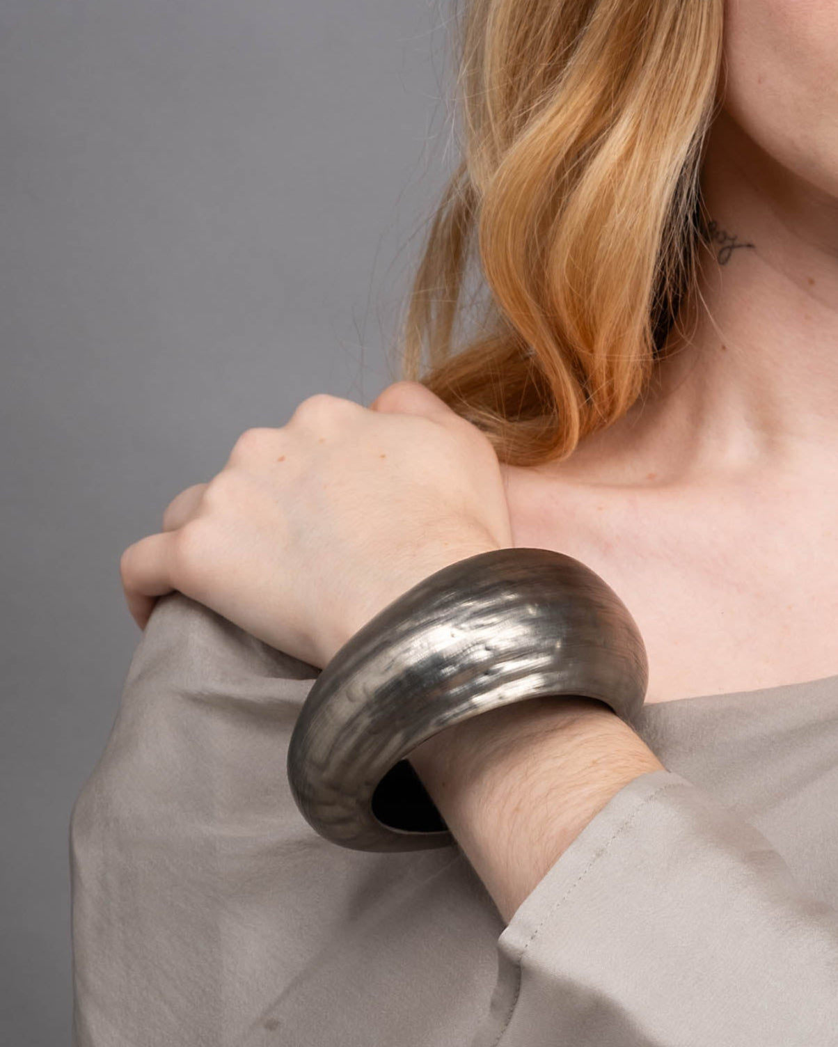 Puffy Lucite Tapered Bangle Bracelet- Charcoal - Photo 2