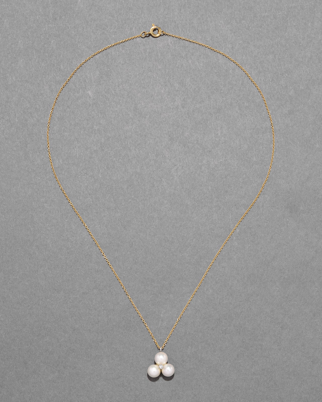 Vintage 1970s White Gold with Triple Pearl & Diamond Pendant Necklace - Photo 2