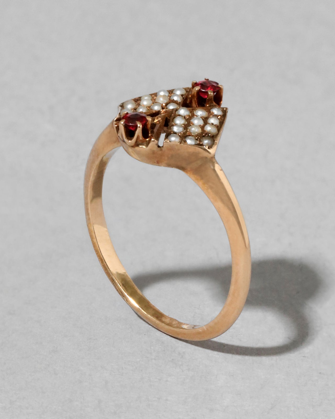 Antique 1800s 14k Gold with Natural Pearl & Garnet Geometric Design Ring - Photo 2