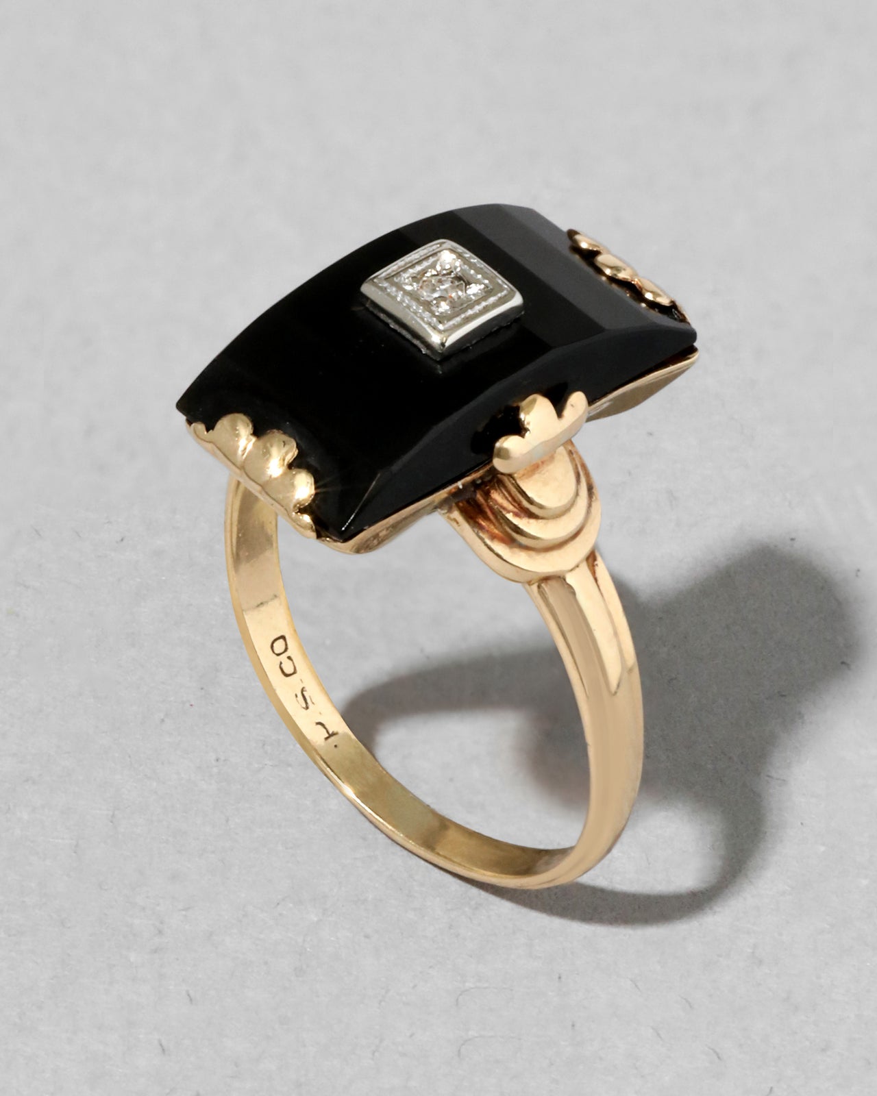 Vintage 1930s 10k Gold with Onyx & Diamond Ring - Photo 2