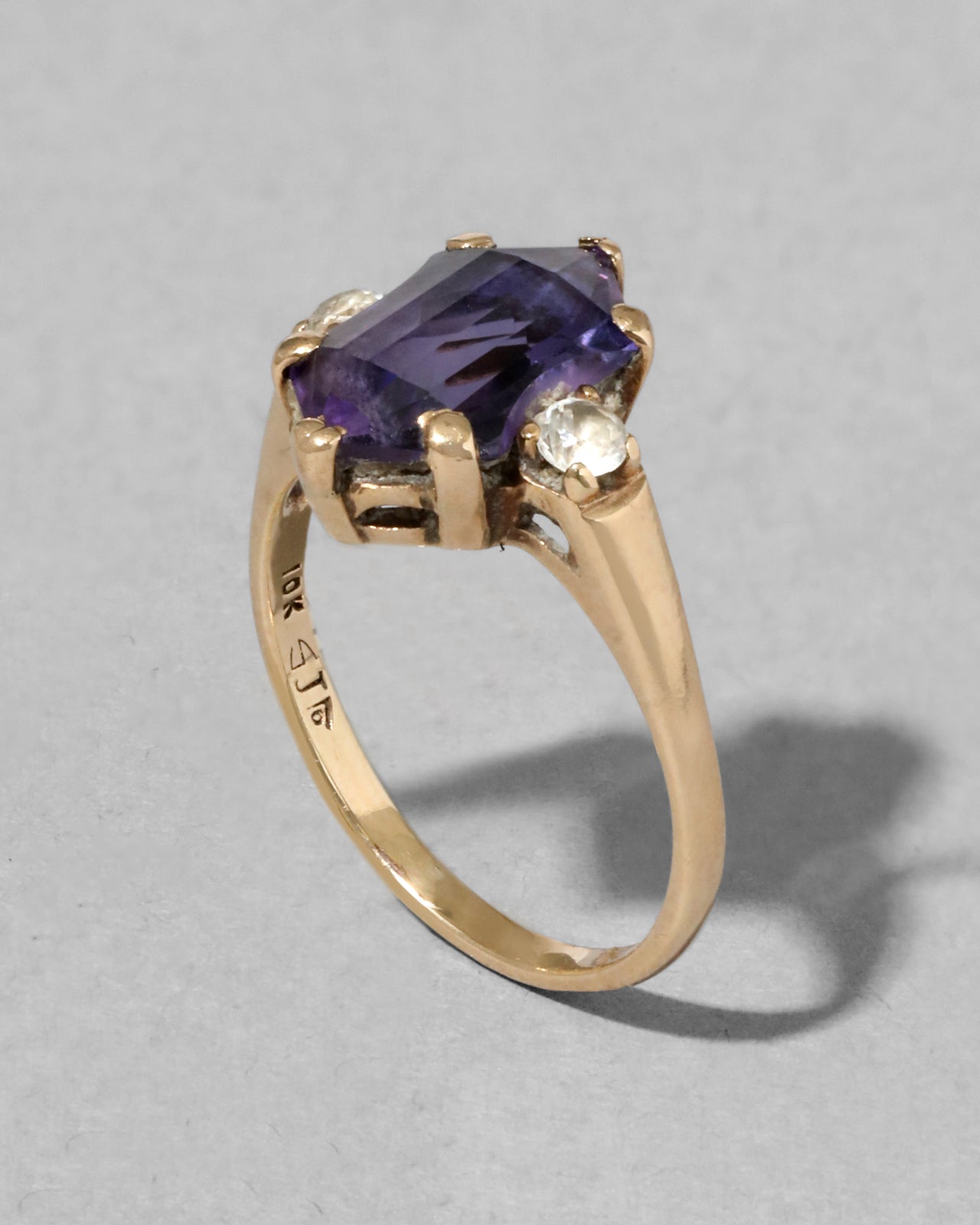 Antique 1800s 10k Gold with Prong Set Amethyst and Diamond Side Stones Ring - Photo 2