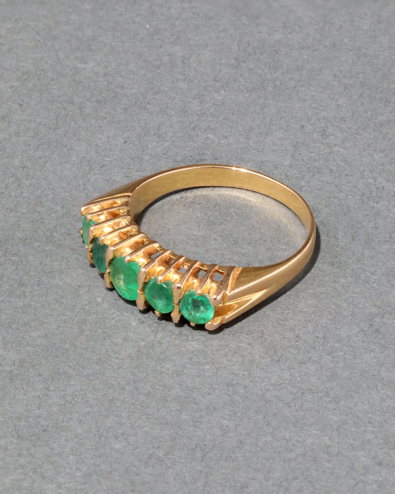 Vintage 22k Gold Graduated Emerald Stacking Band Ring - Photo 2