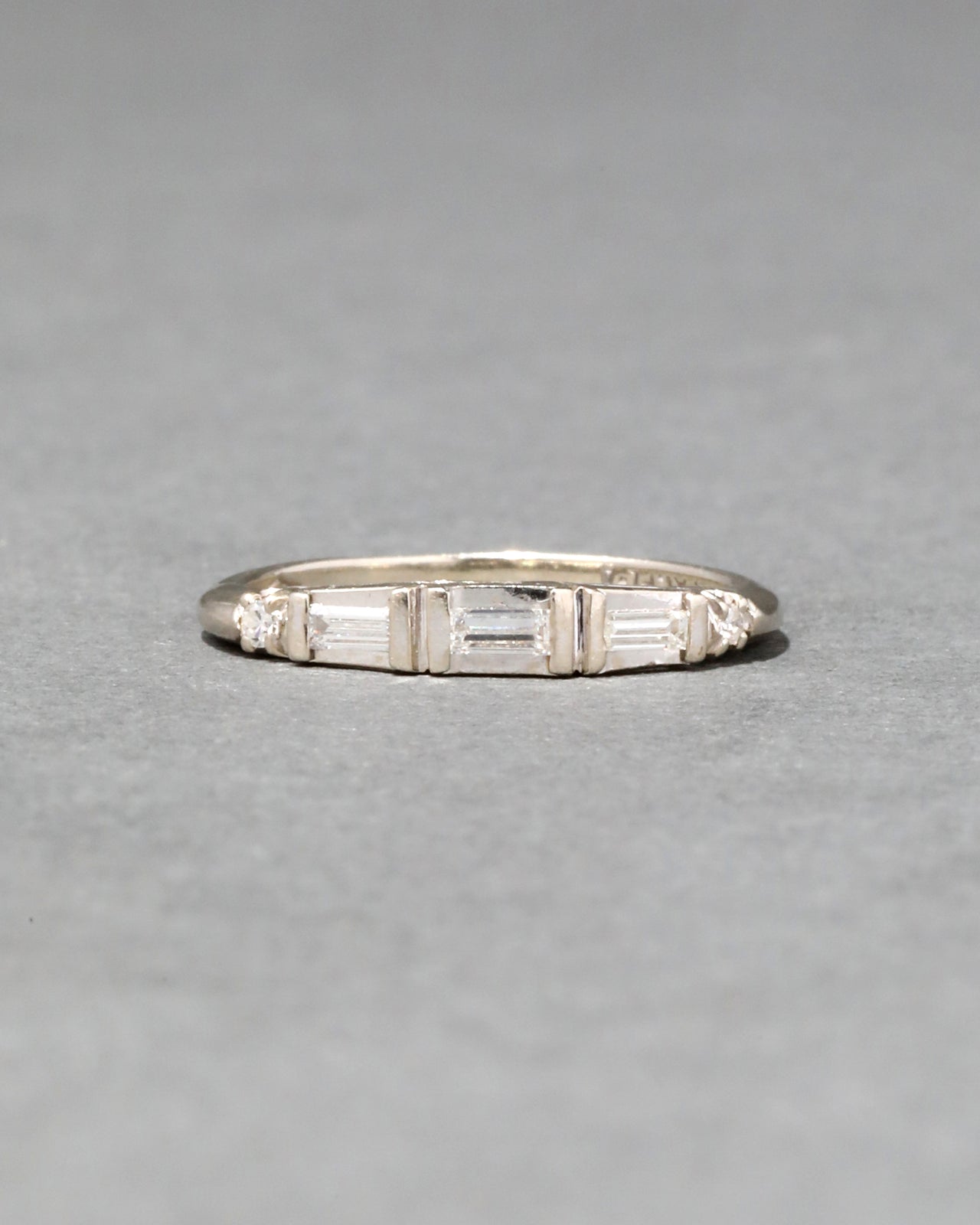 Vintage 1980s 14k White Gold Diamond Baguette Ring - Photo 2