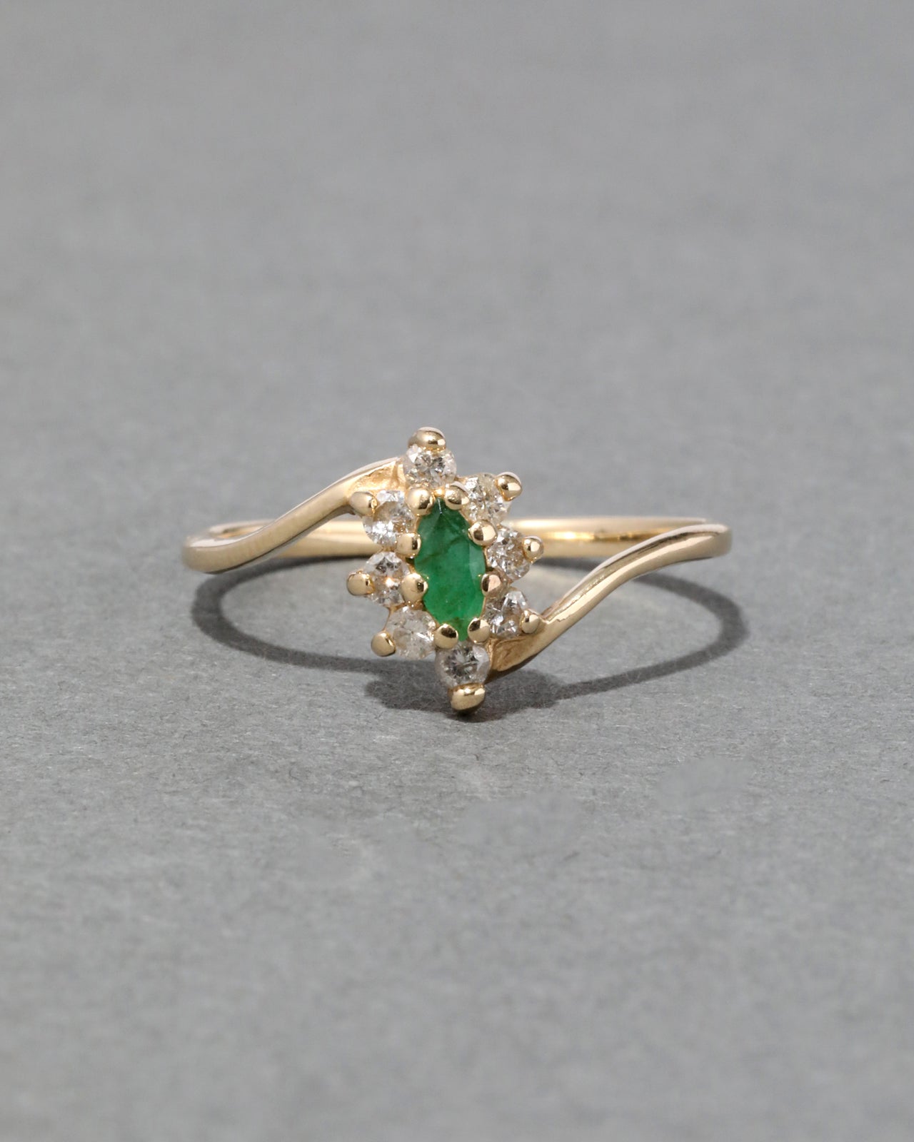 Vintage 1980s Emerald & Diamond Halo Ring - Photo 2