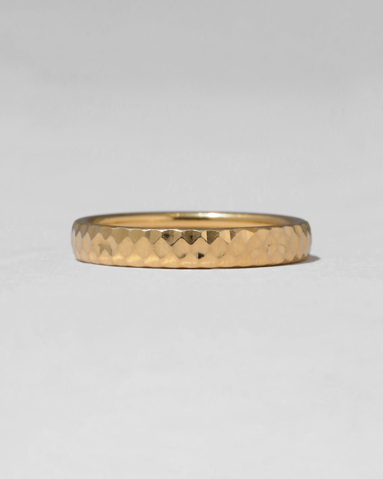 Vintage 1980s 14k Gold Faceted Band Ring - Photo 2