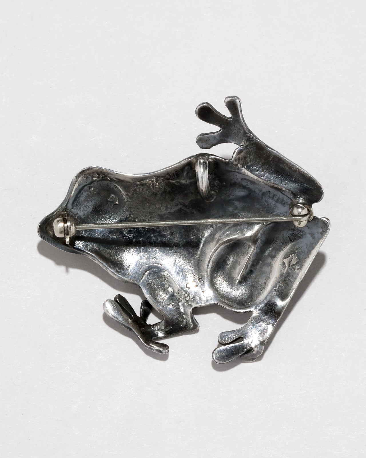 Antique 1910s Sterling Silver Handmade Etched Frog Pin - Photo 2