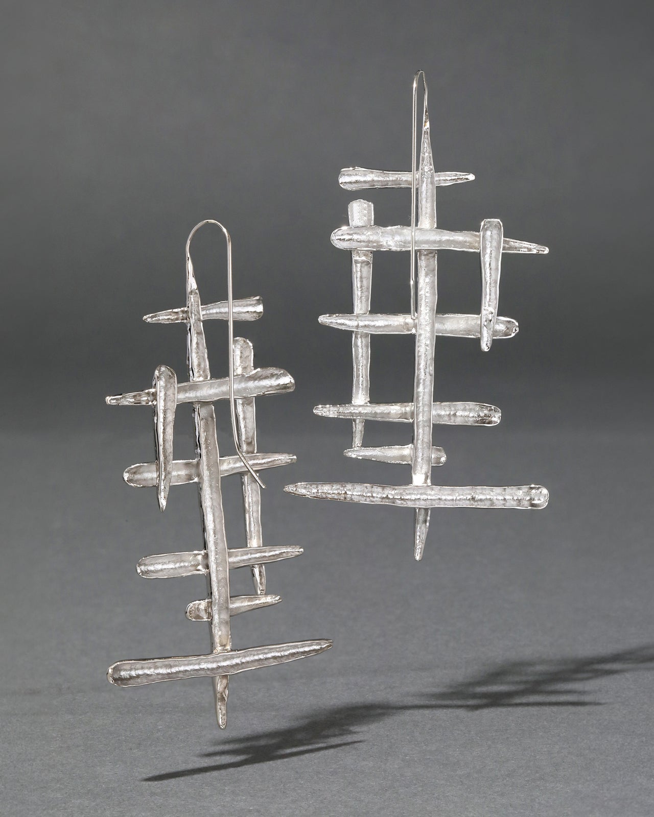 Archive Silver Wire Drop Geometric Sculptural Statement Earring - Photo 2